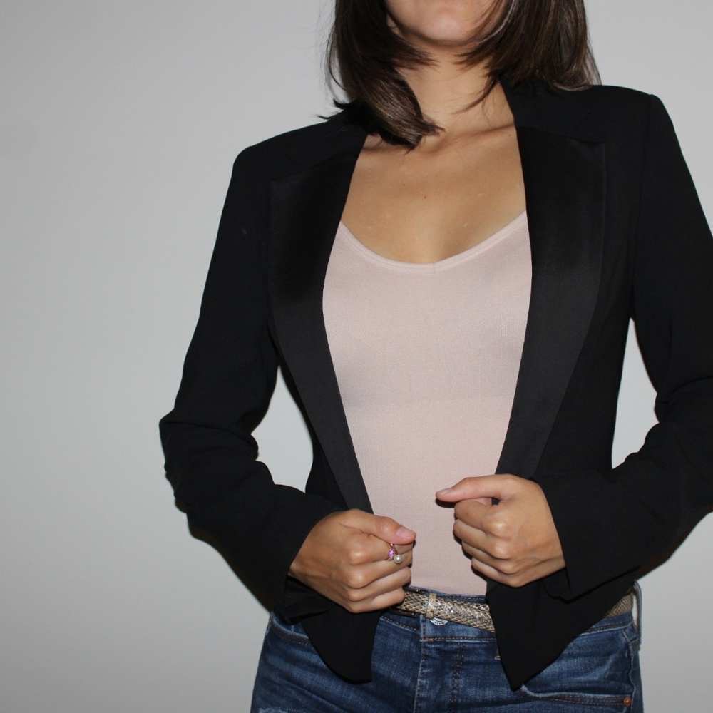 BLACK BLAZER